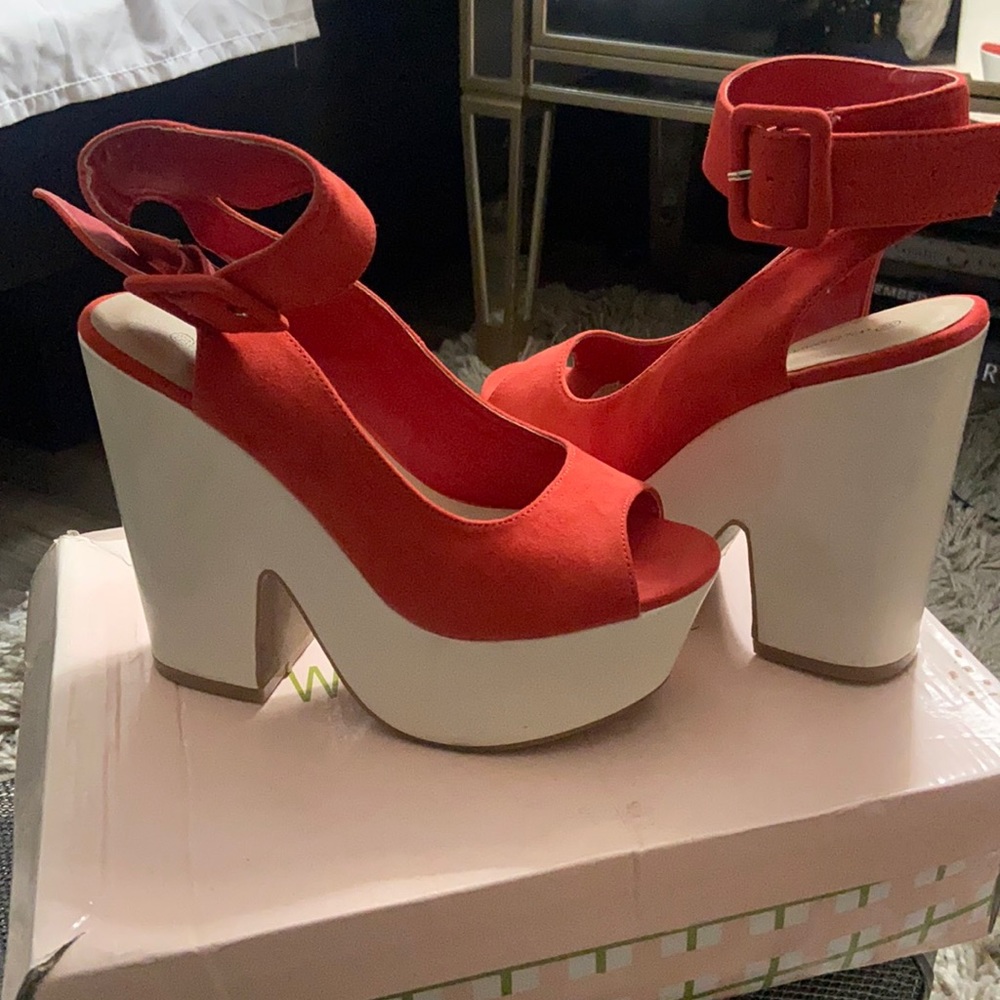 Funky Platform strap Heel